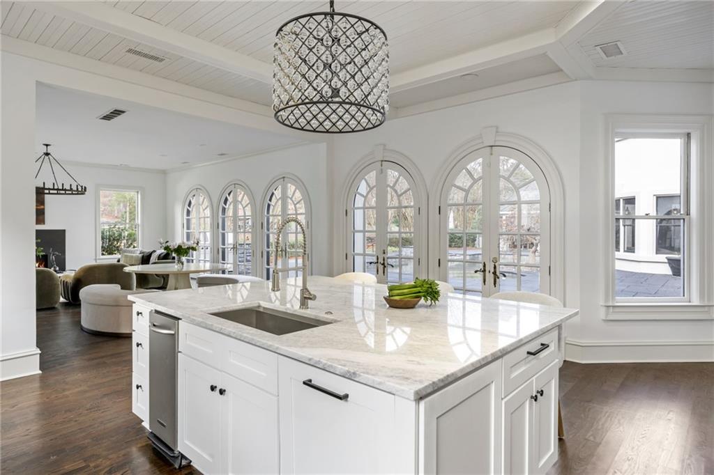 4571 Columns Drive SE