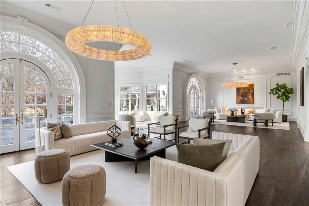 4571 Columns Drive SE