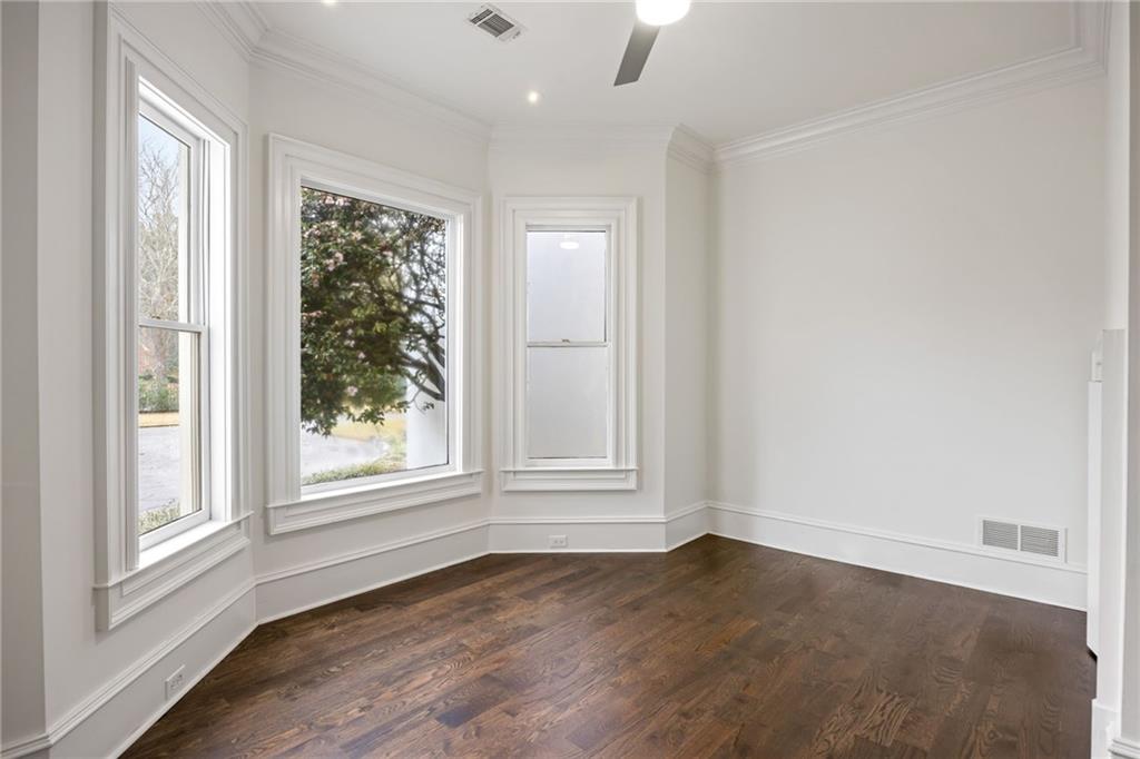 4571 Columns Drive SE