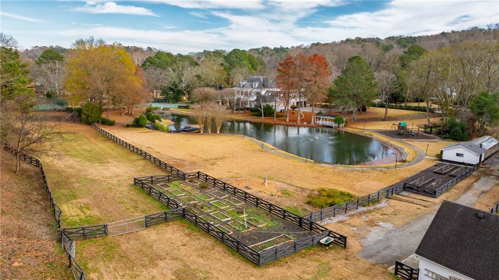 4571 Columns Drive SE