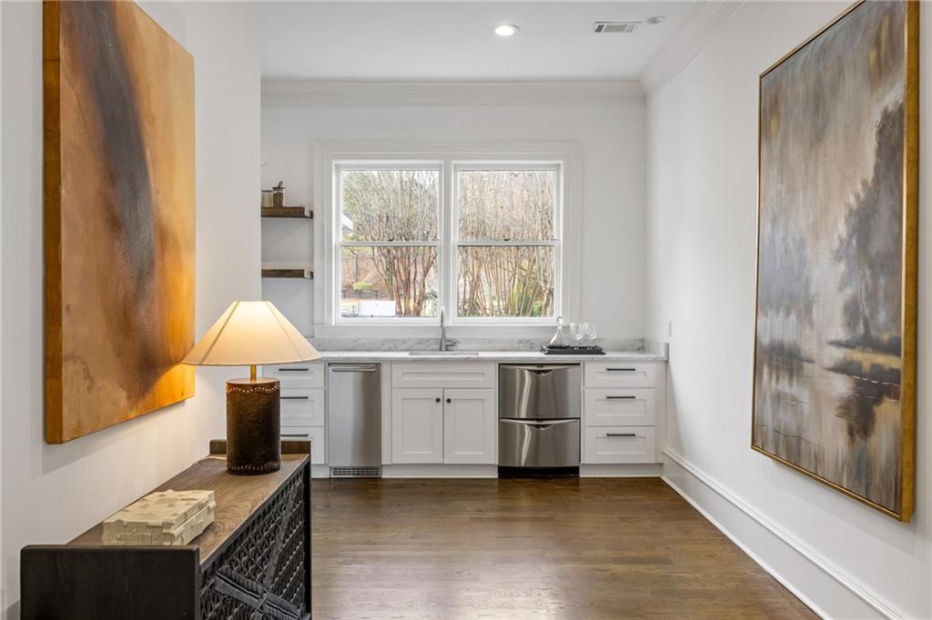 4571 Columns Drive SE