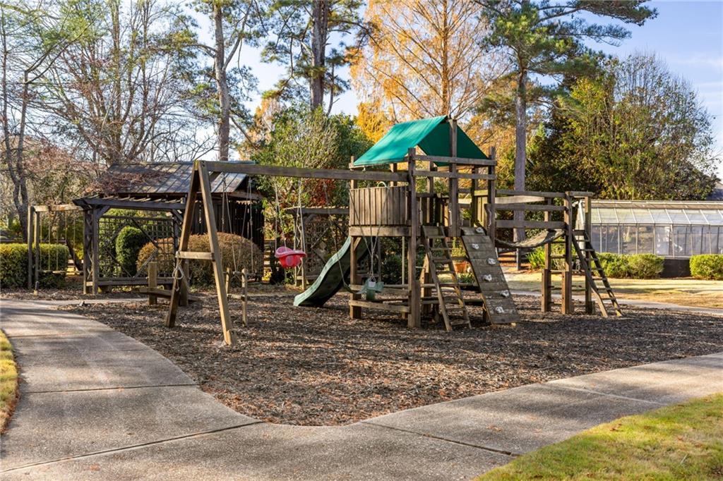 4571 Columns Drive SE