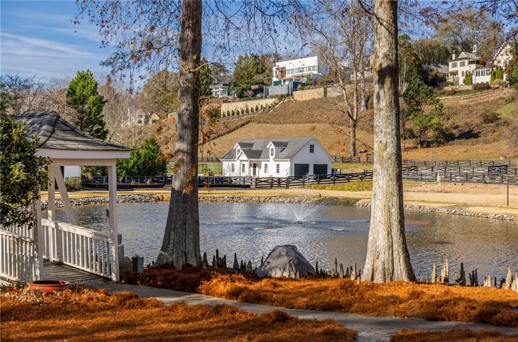 4571 Columns Drive SE