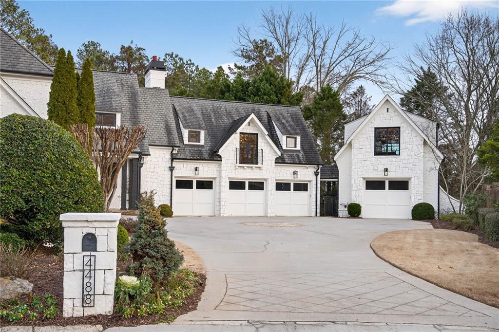 4488 Doral Circle SE