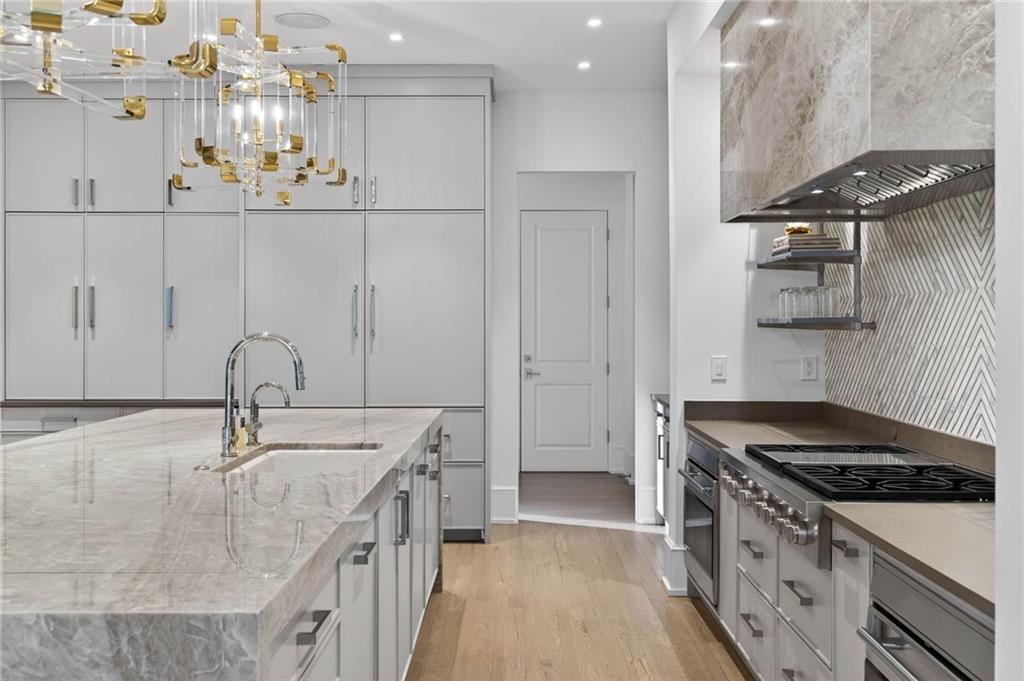 4488 Doral Circle SE