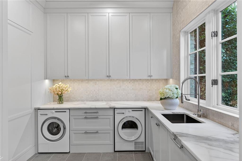 660 W Conway Drive NW