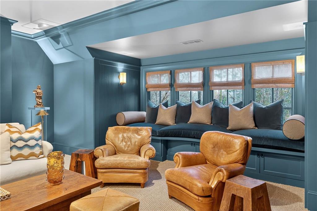 660 W Conway Drive NW