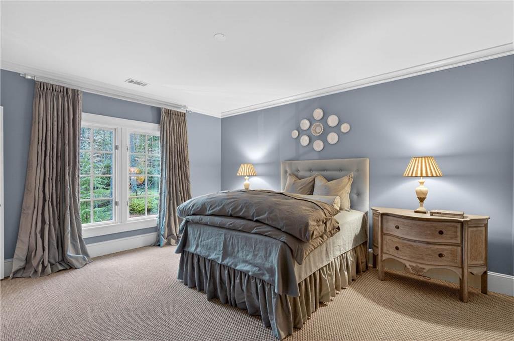 660 W Conway Drive NW