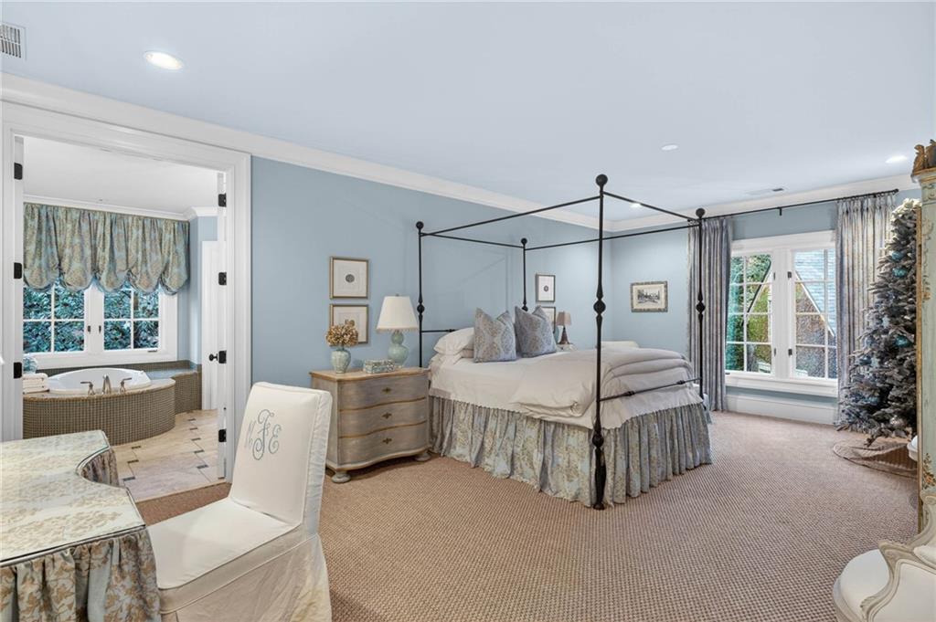 660 W Conway Drive NW