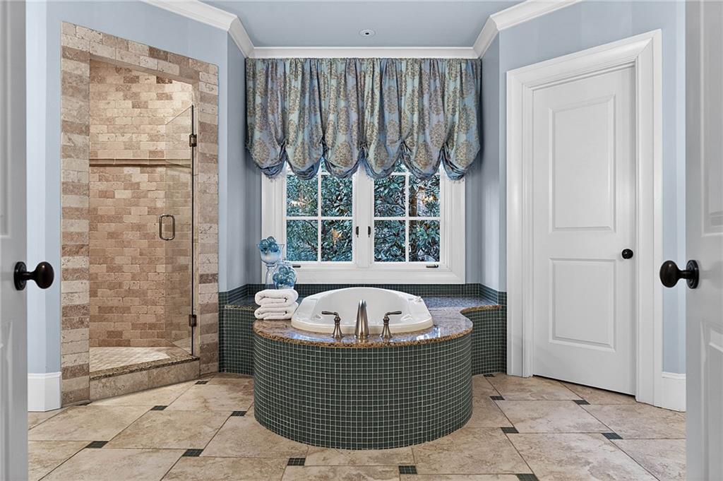 660 W Conway Drive NW