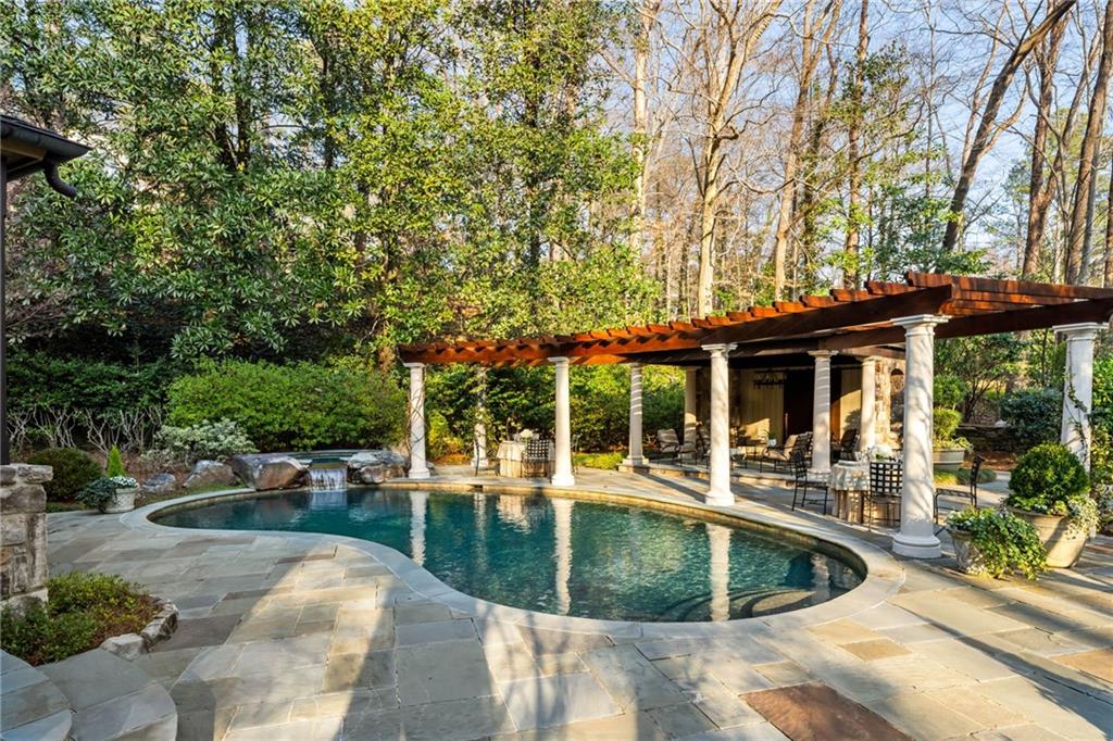 660 W Conway Drive NW