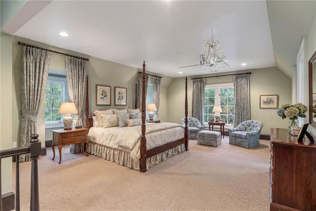 660 W Conway Drive NW