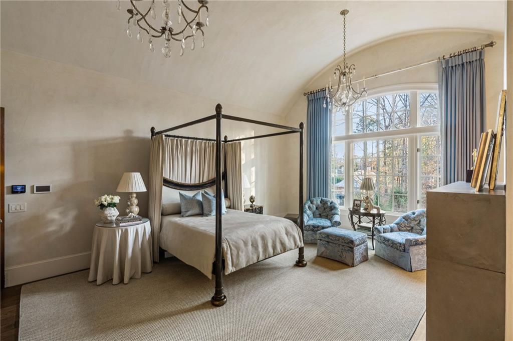 660 W Conway Drive NW