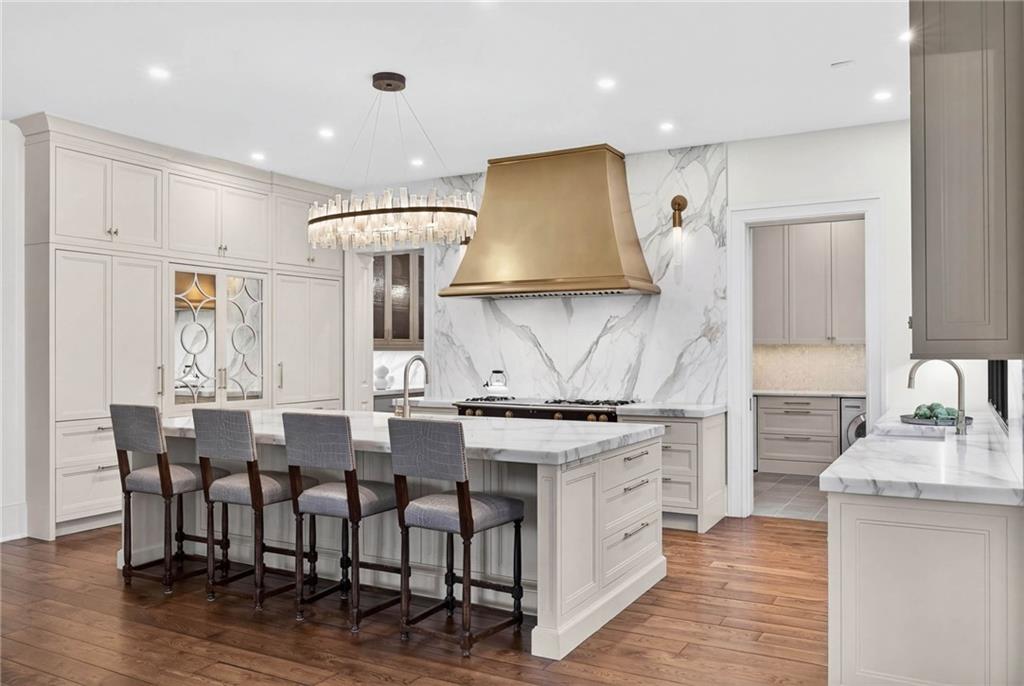 660 W Conway Drive NW