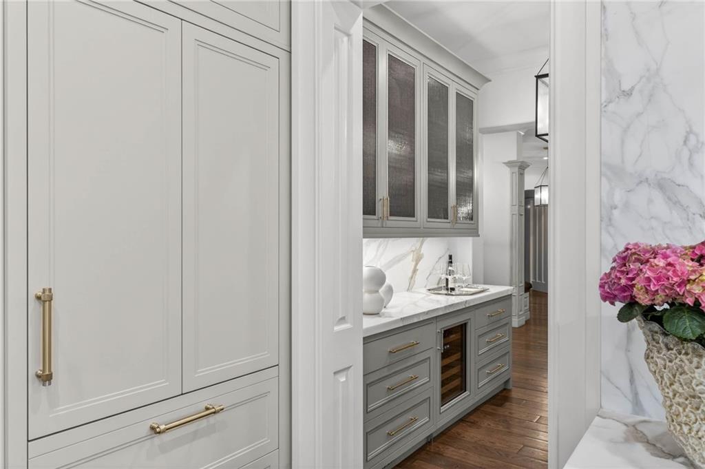 660 W Conway Drive NW