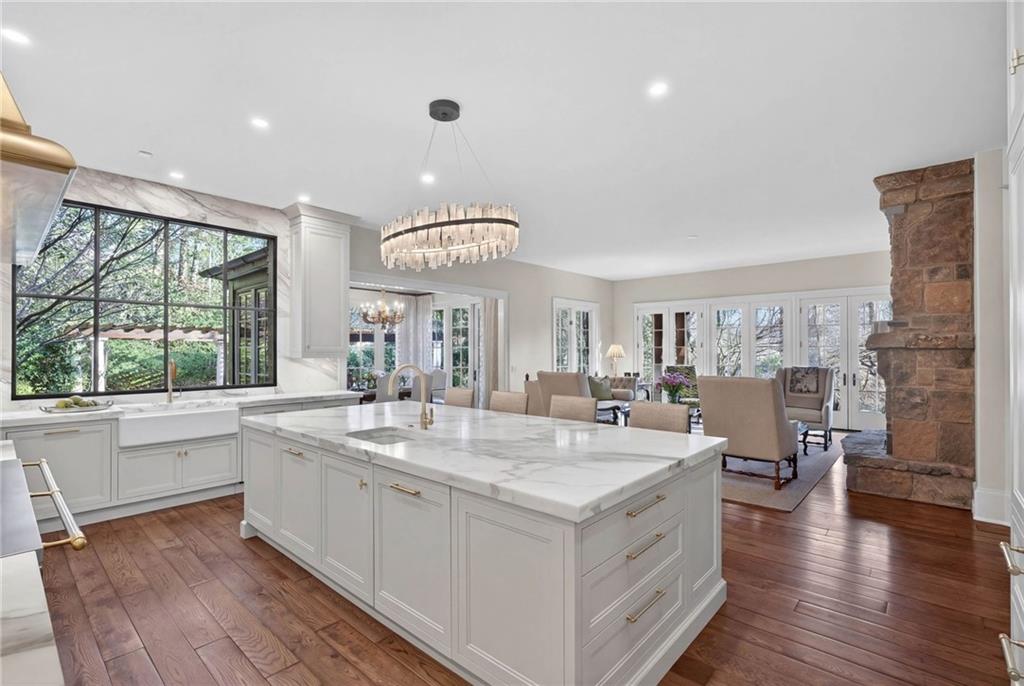 660 W Conway Drive NW