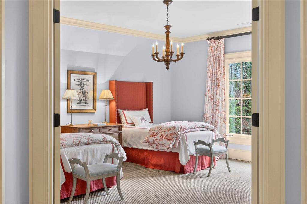 660 W Conway Drive NW