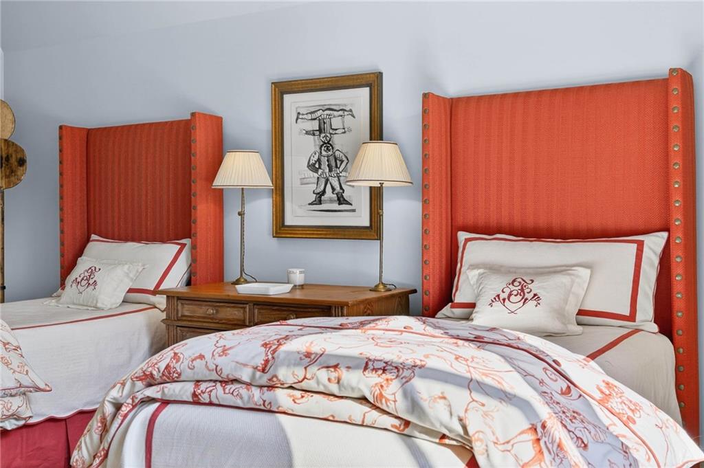 660 W Conway Drive NW