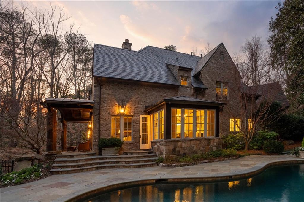 660 W Conway Drive NW