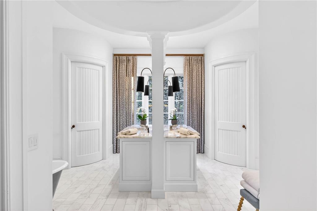 660 W Conway Drive NW