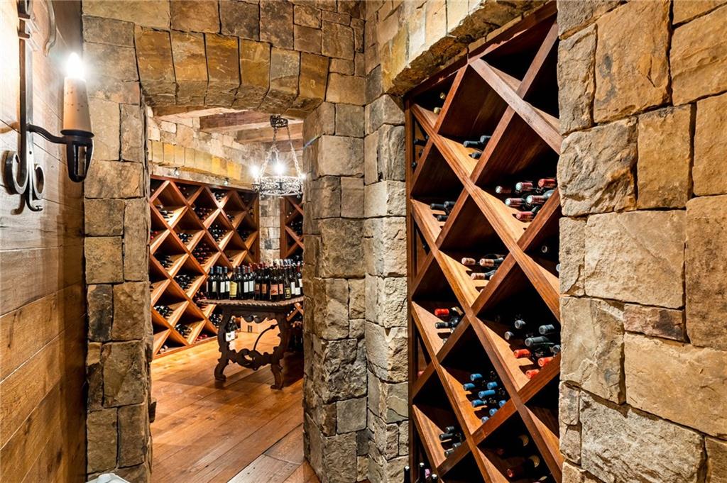 660 W Conway Drive NW