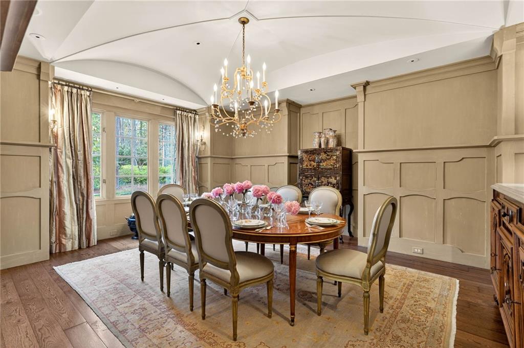 660 W Conway Drive NW