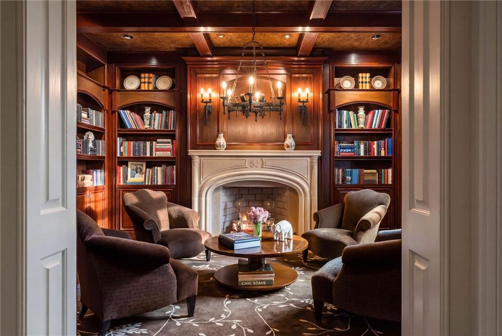 660 W Conway Drive NW