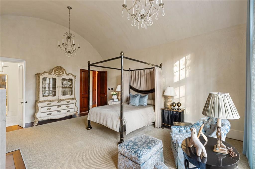 660 W Conway Drive NW