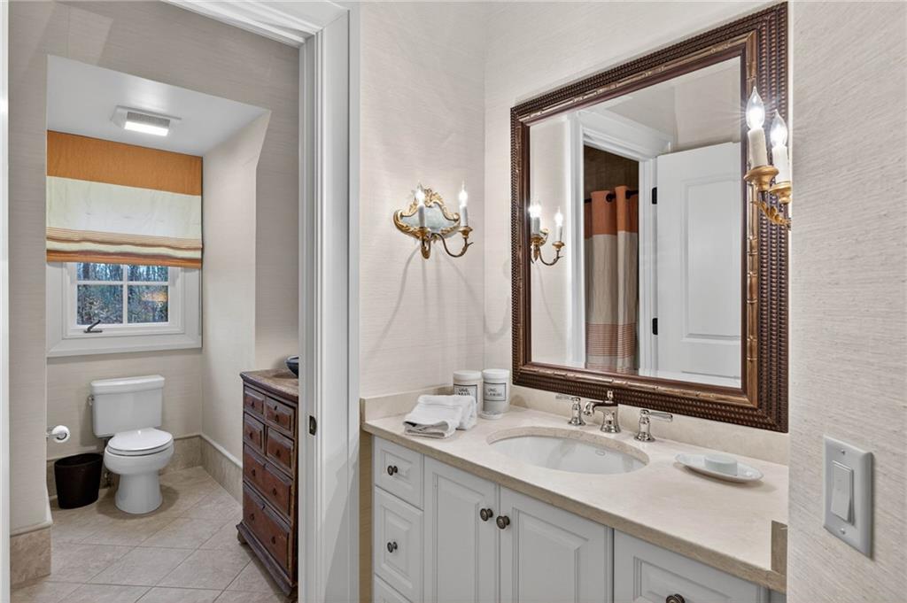 660 W Conway Drive NW