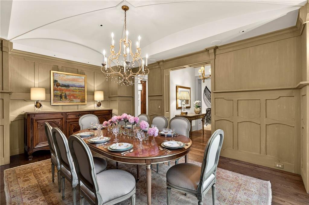 660 W Conway Drive NW