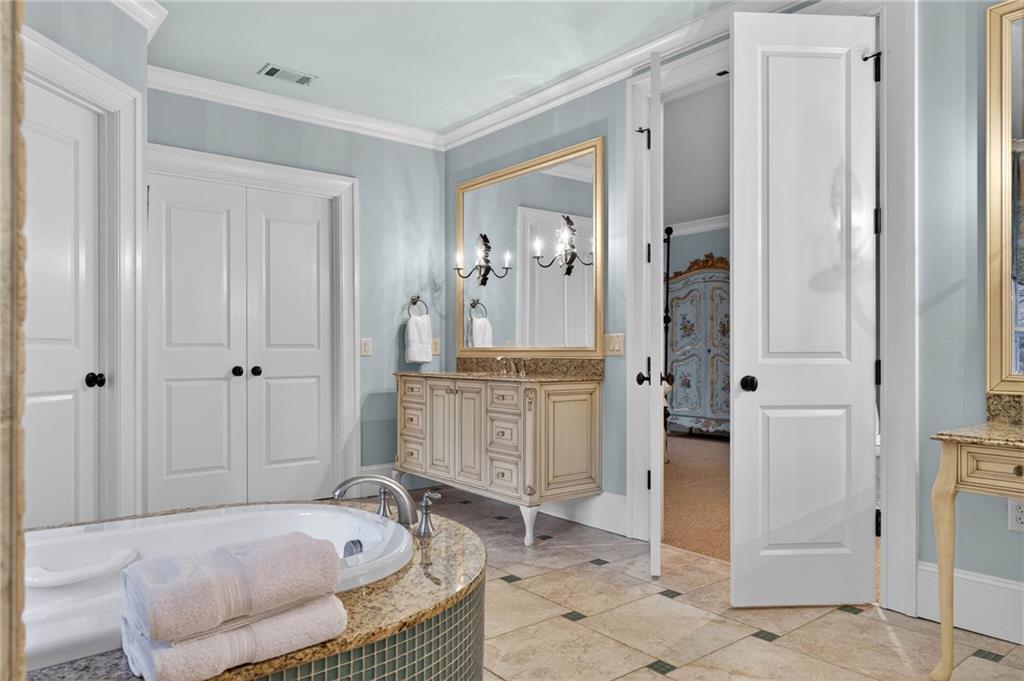 660 W Conway Drive NW