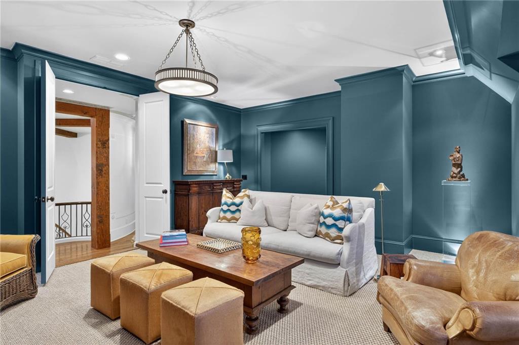 660 W Conway Drive NW