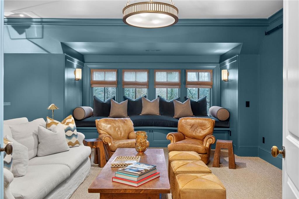 660 W Conway Drive NW