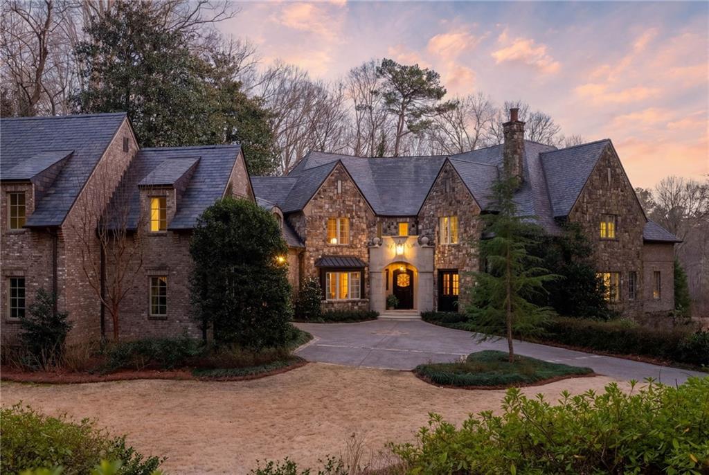 660 W Conway Drive NW