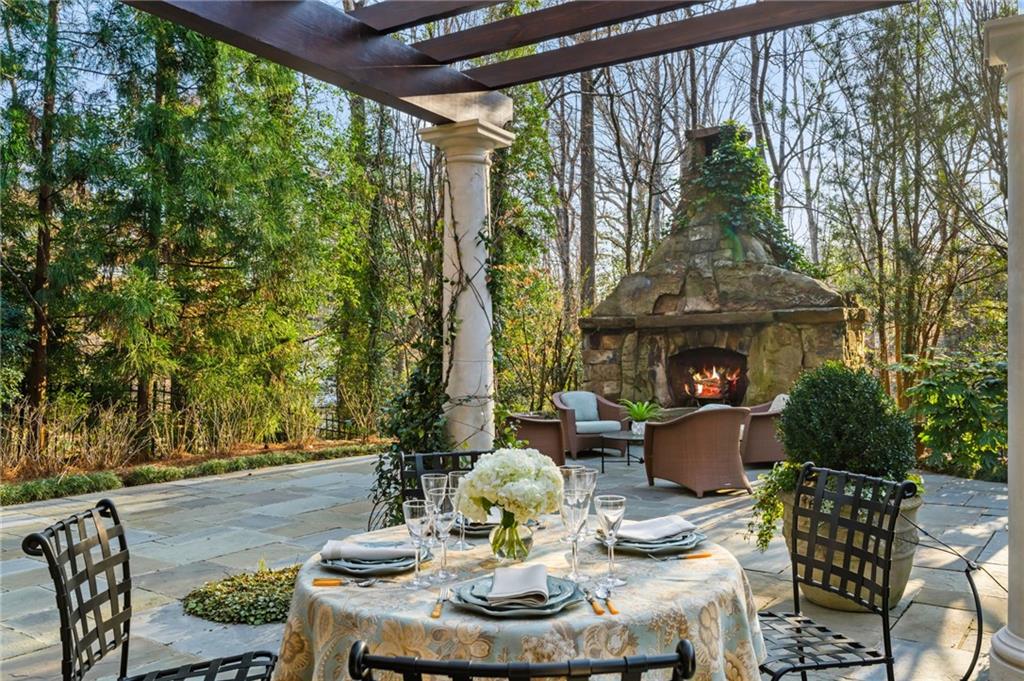 660 W Conway Drive NW