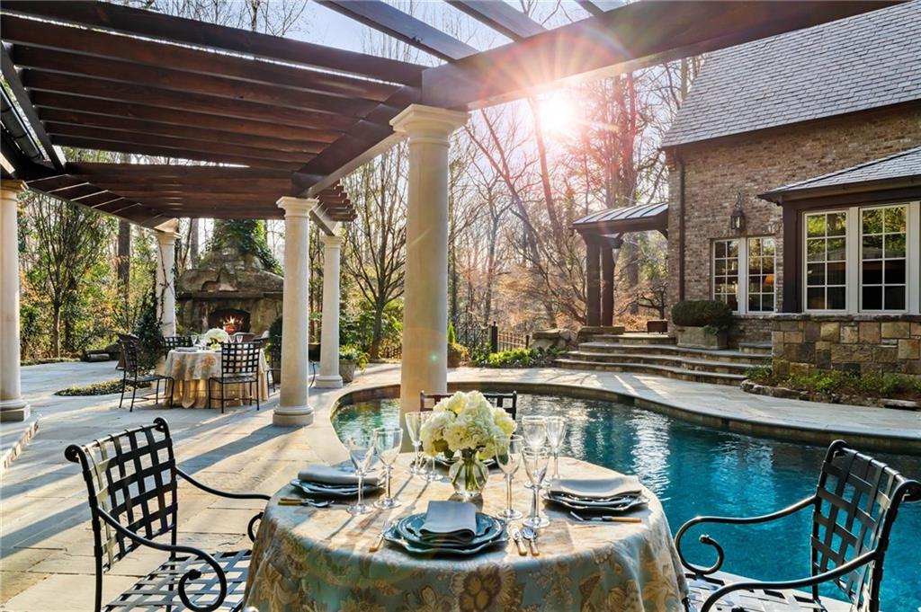 660 W Conway Drive NW