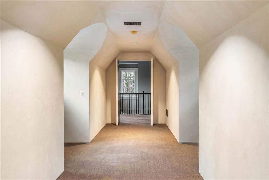 660 W Conway Drive NW