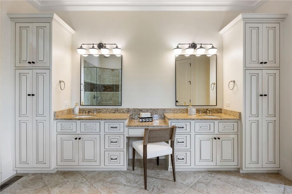 3751 Paces Lookout Circle