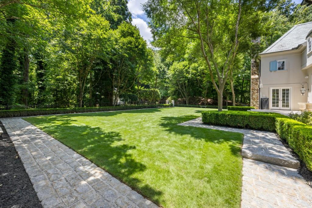 2485 W Wesley Road NW