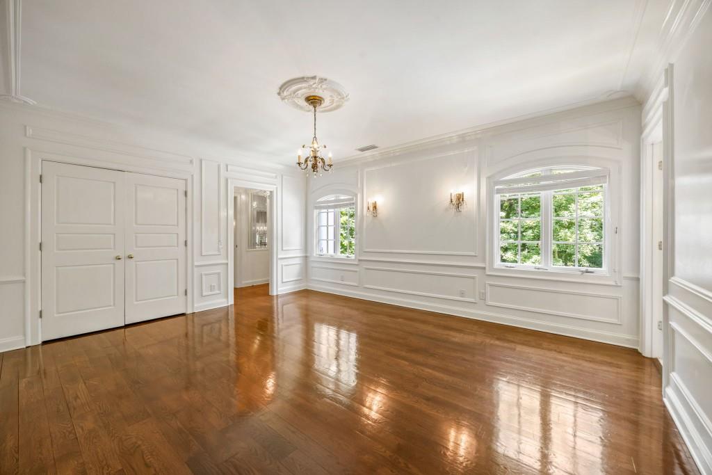 2485 W Wesley Road NW