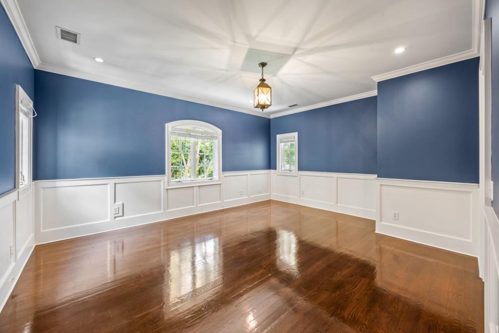 2485 W Wesley Road NW