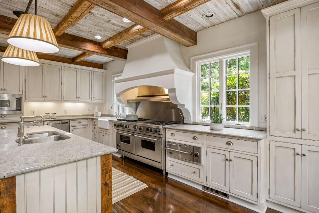 2485 W Wesley Road NW