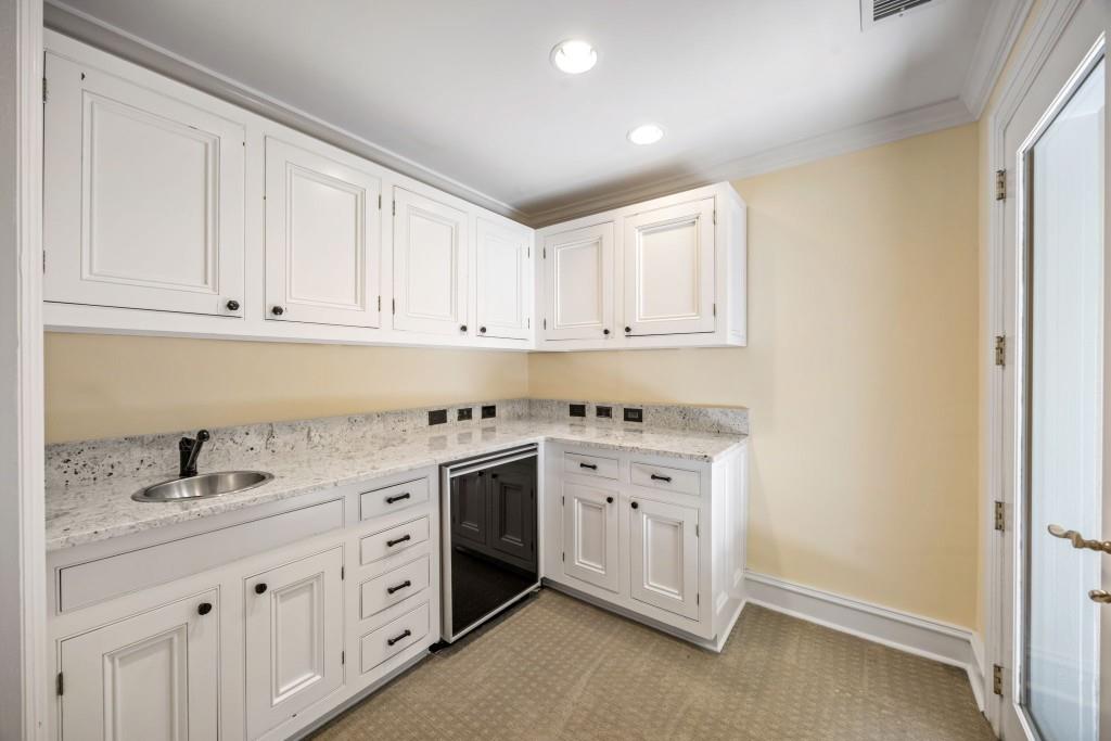 2485 W Wesley Road NW