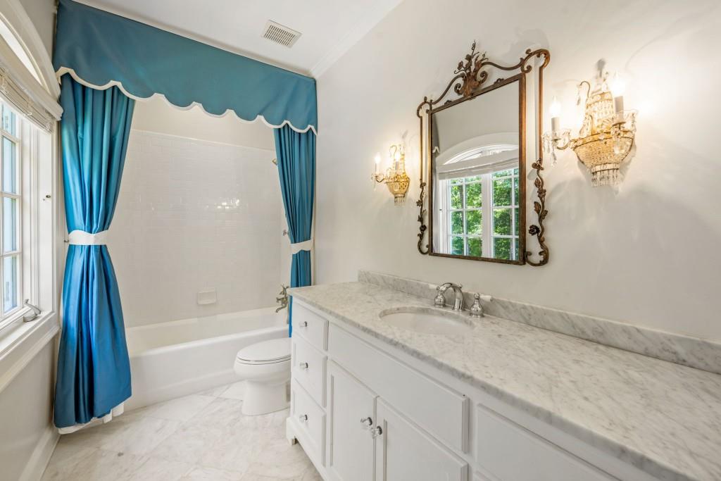 2485 W Wesley Road NW