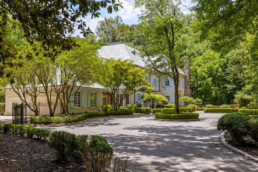 2485 W Wesley Road NW
