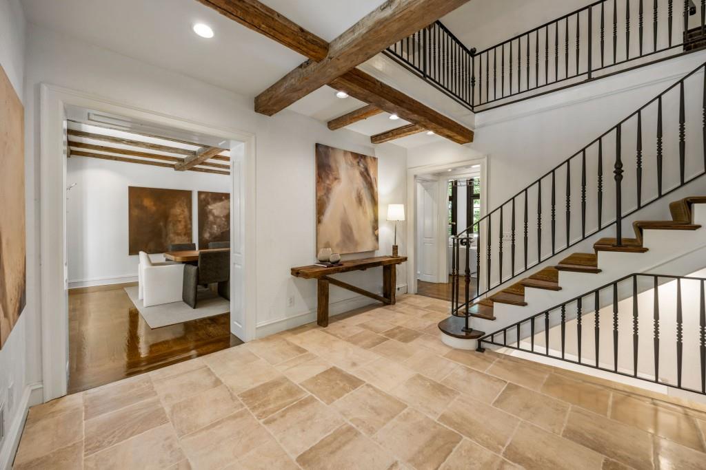 2485 W Wesley Road NW