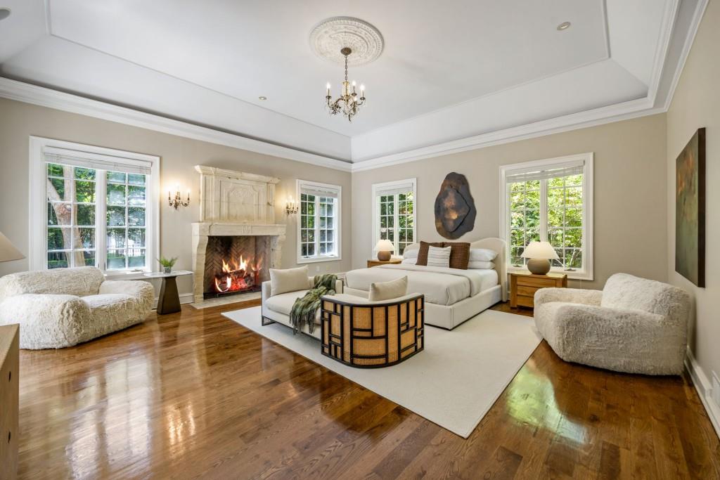 2485 W Wesley Road NW