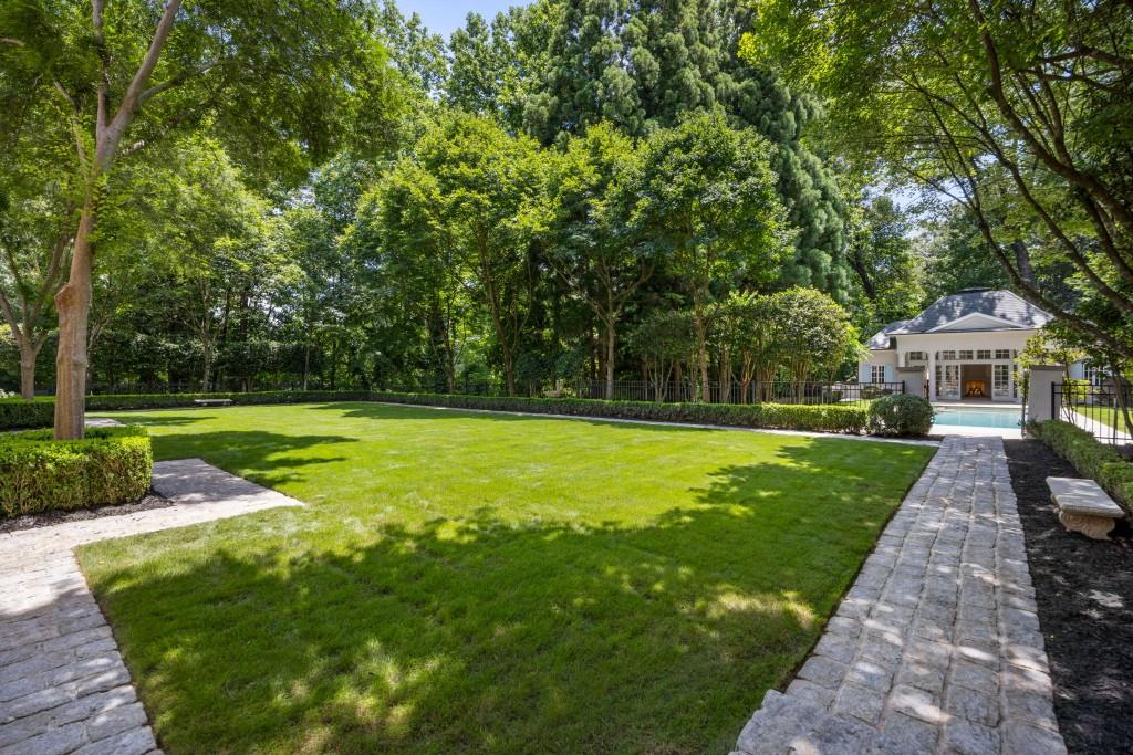 2485 W Wesley Road NW