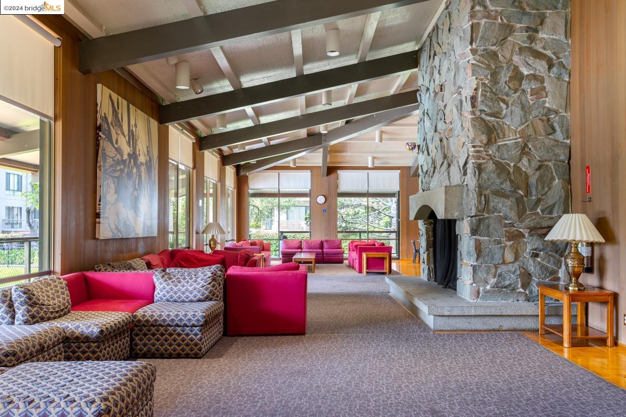 8 Captain Drive # E364