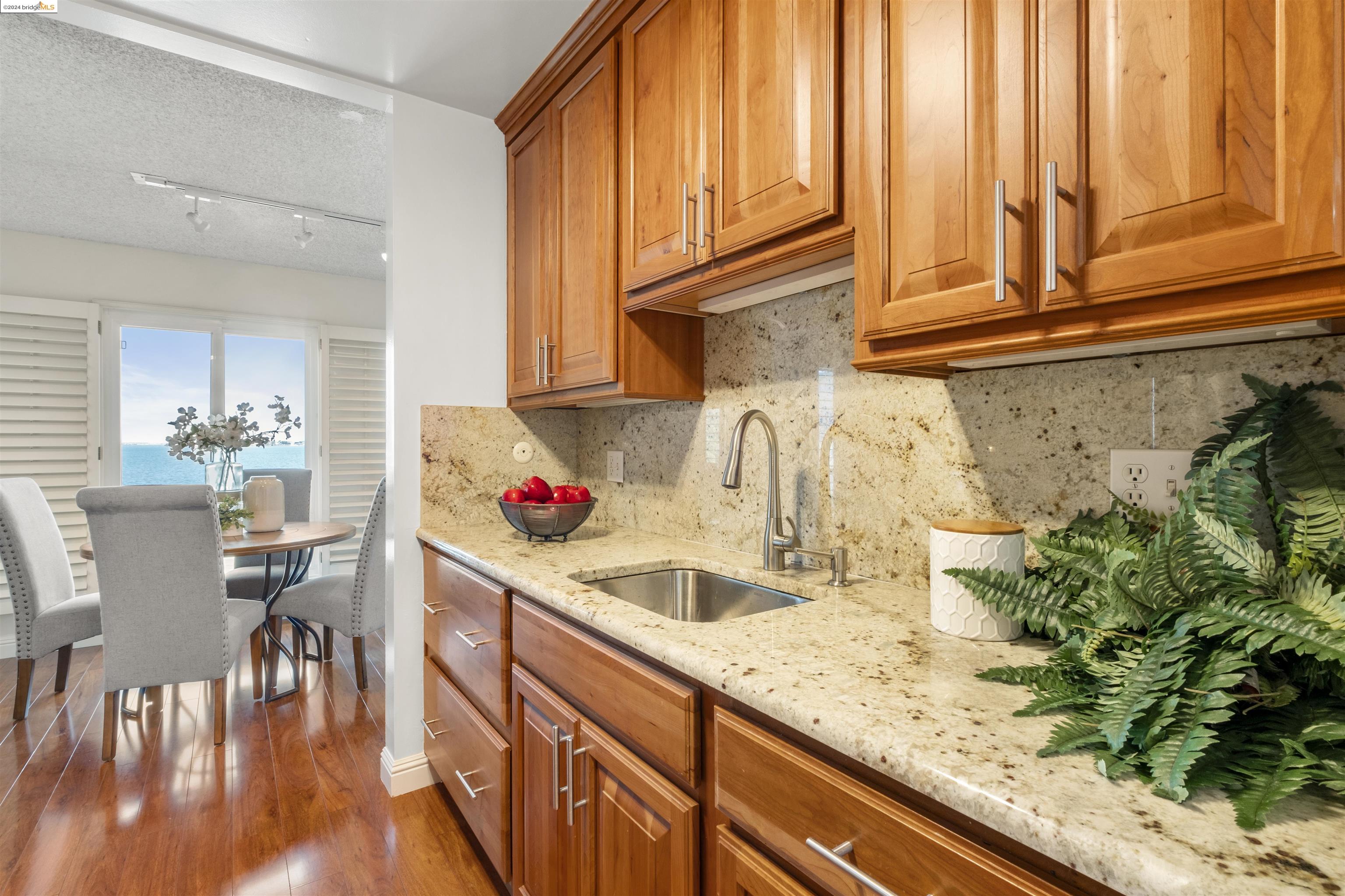 8 Captain Drive # E364